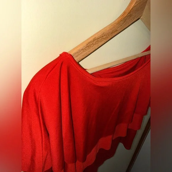 Red Ruffle Off-Shoulder Top | S-M - Picture 3 of 6
